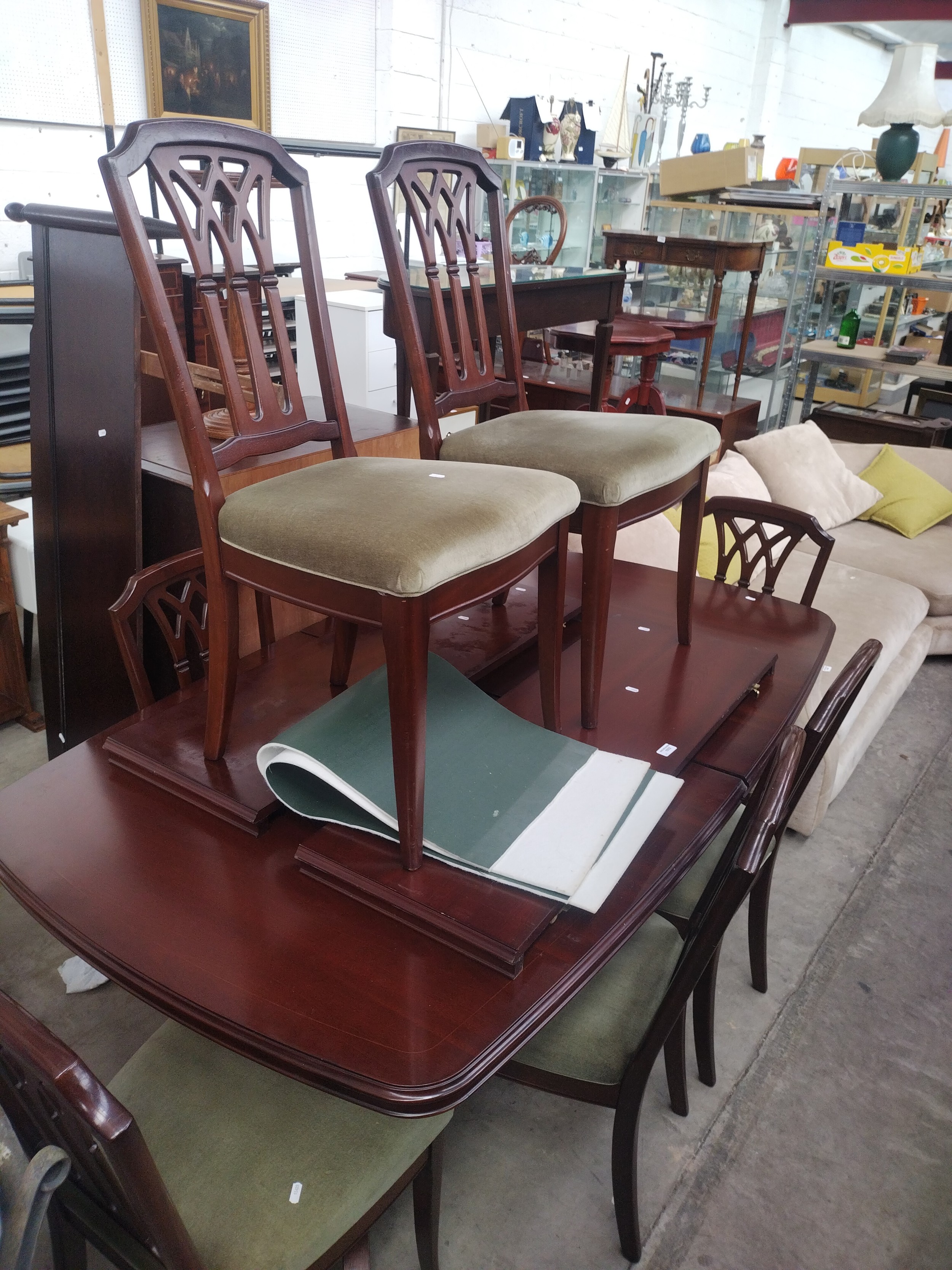 A large retro extending mahogany twin pedestal dining table with 2 x extension