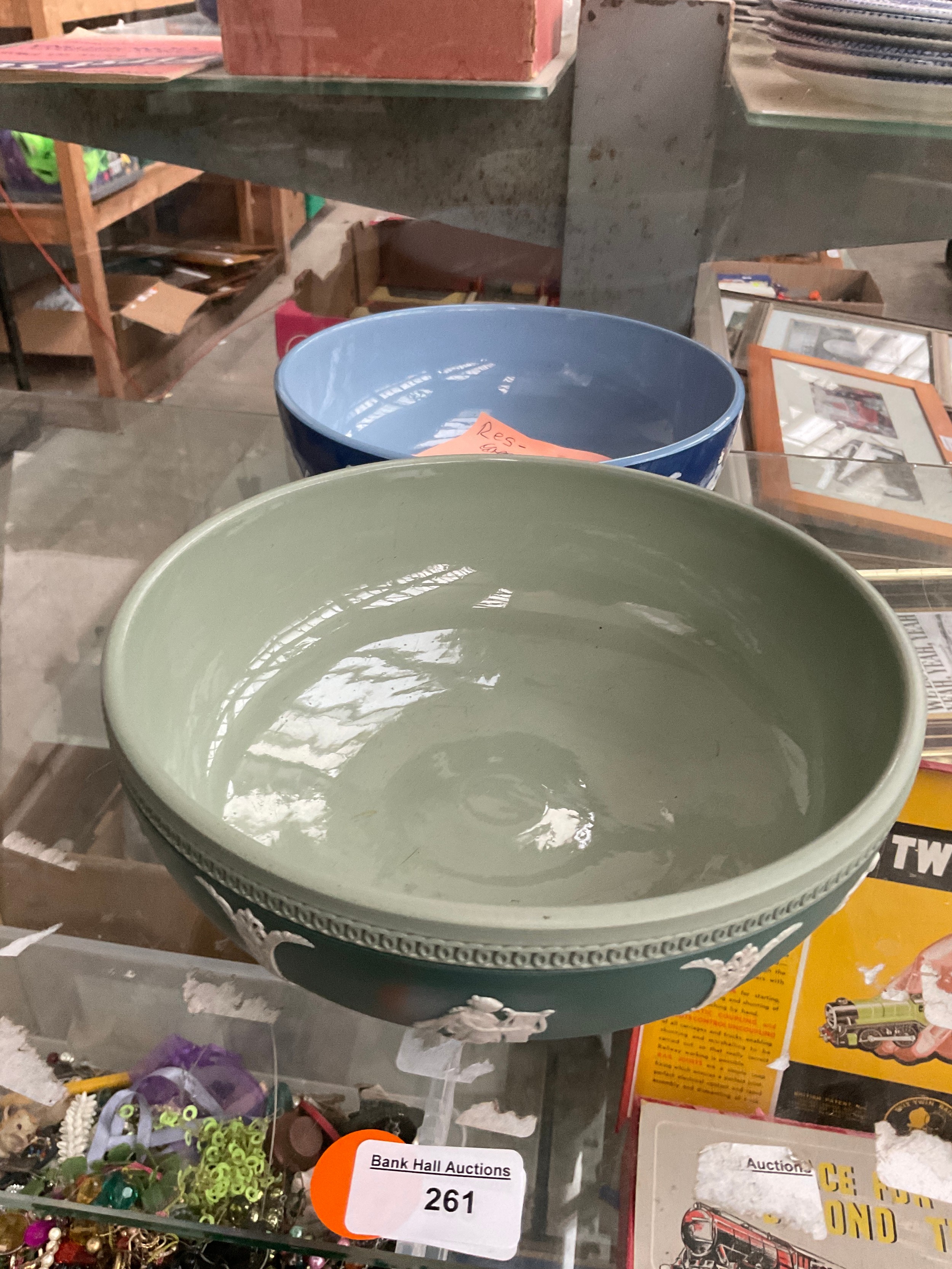 Lot 261