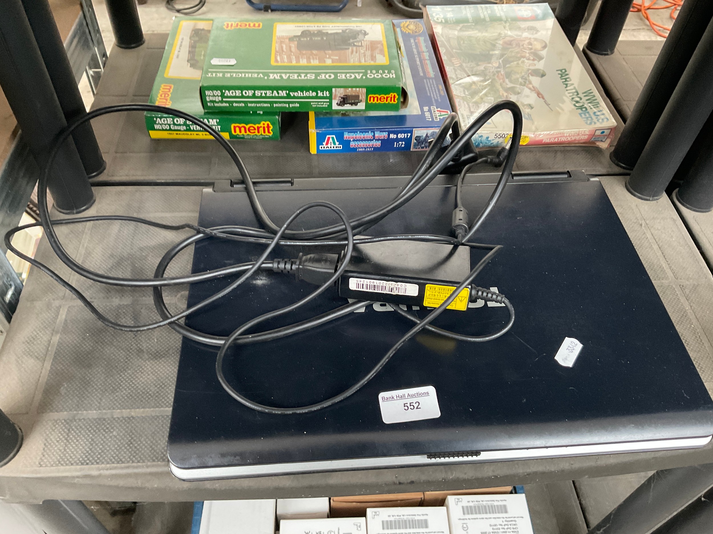 Lot 552