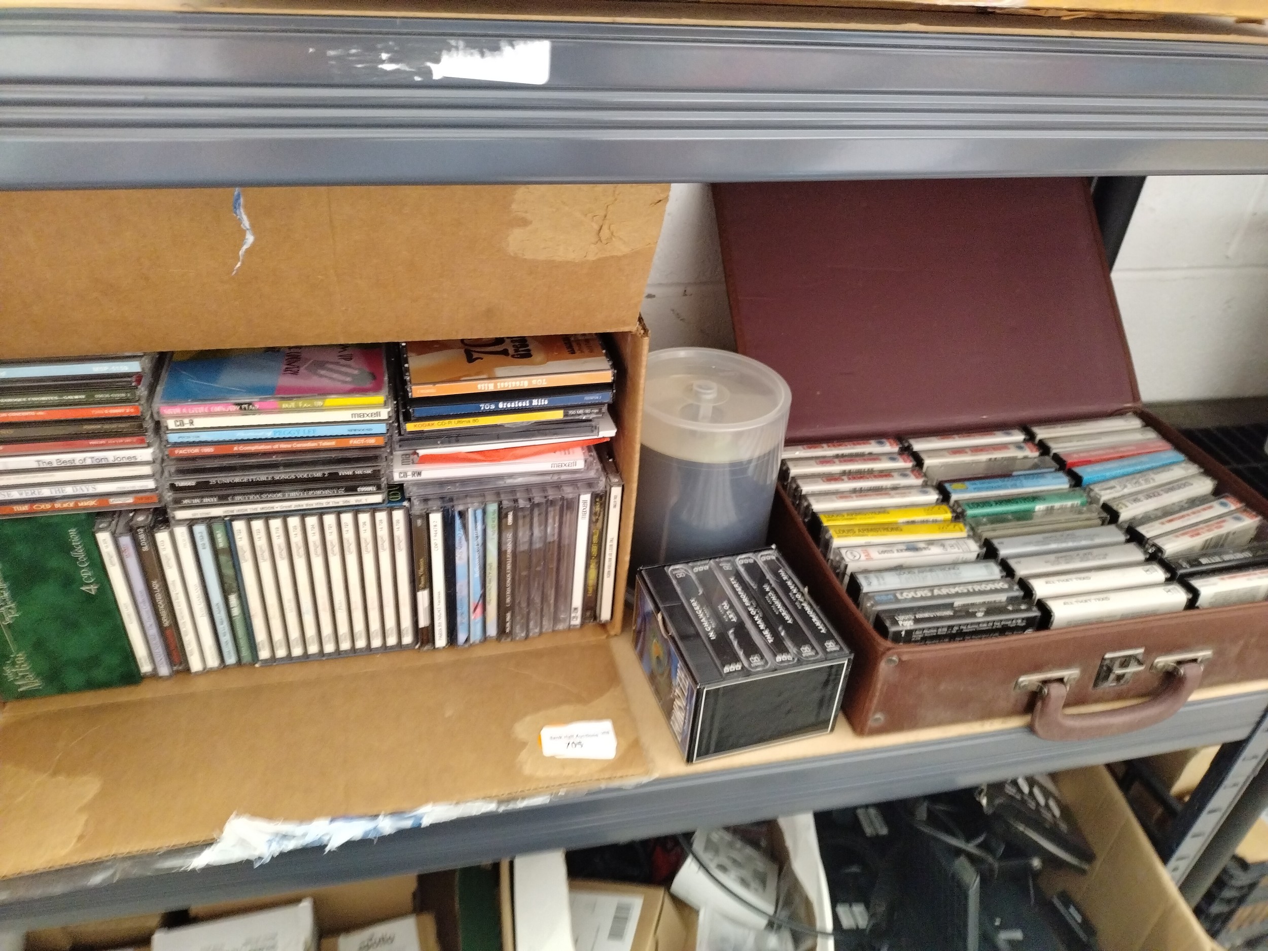 Lot inc CDs and cassettes