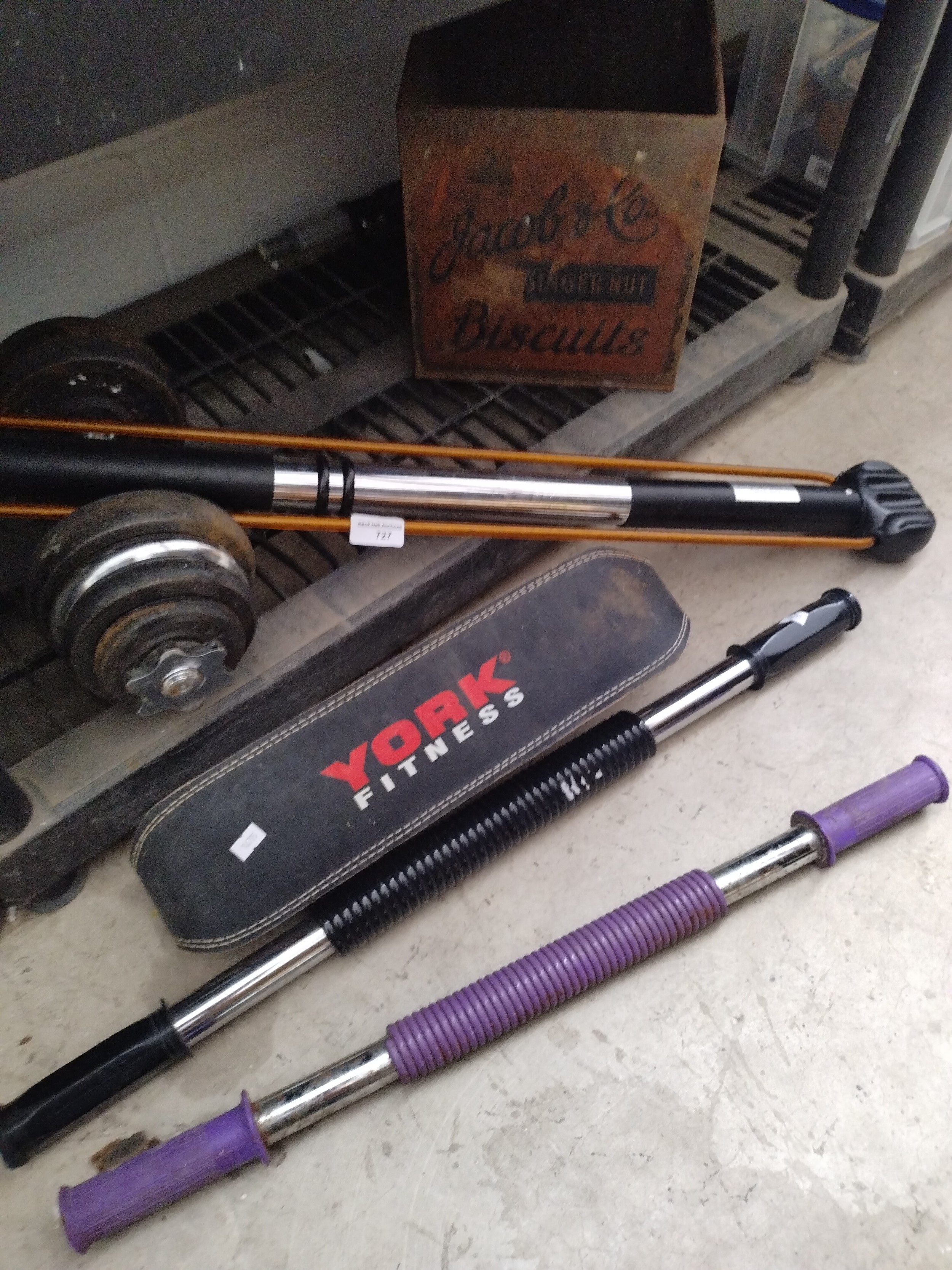 Dumbbells, bull bar, weight lifting belt, etc