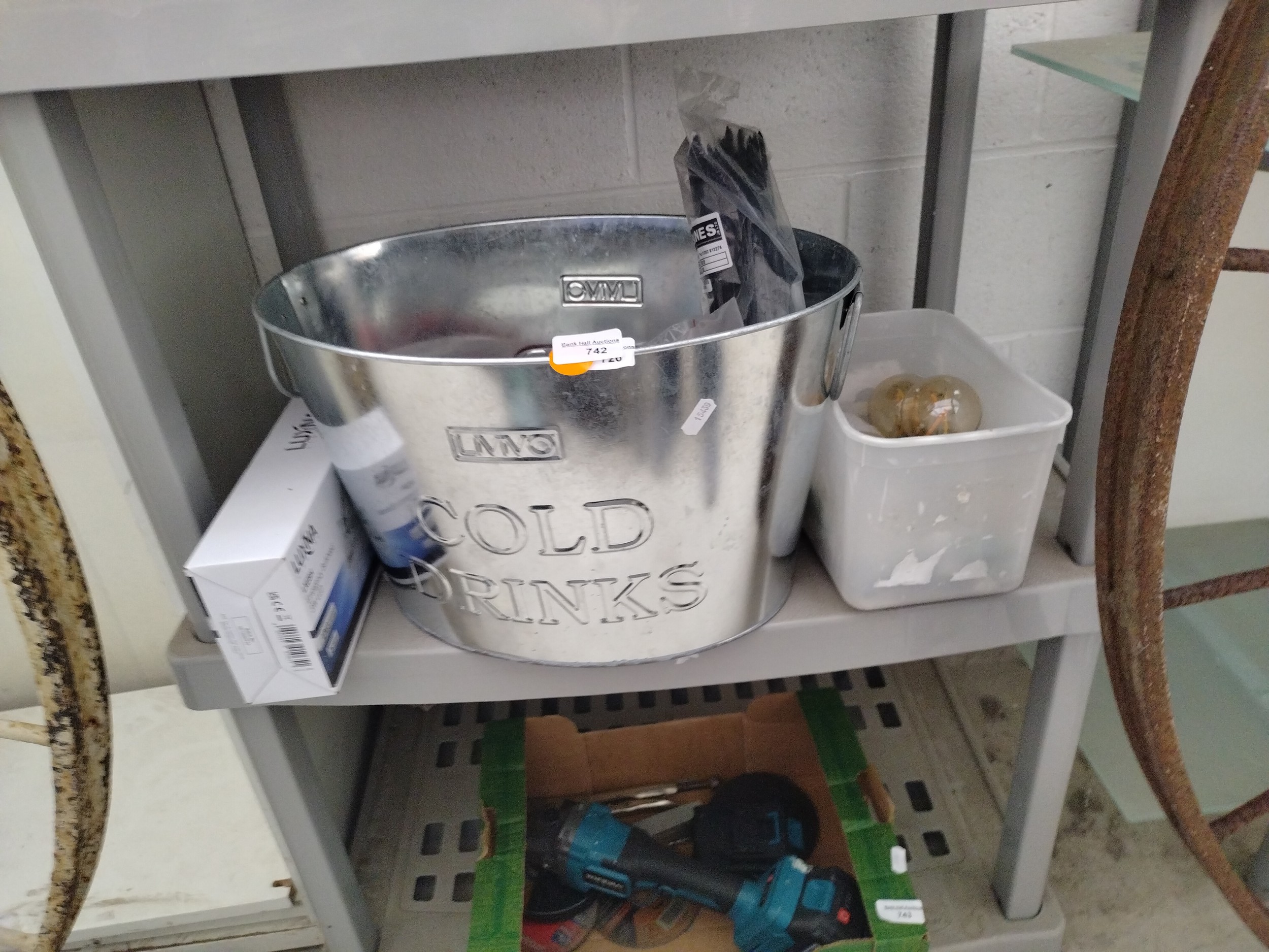 Lot inc lightbulbs, cables, emergency bulkhead