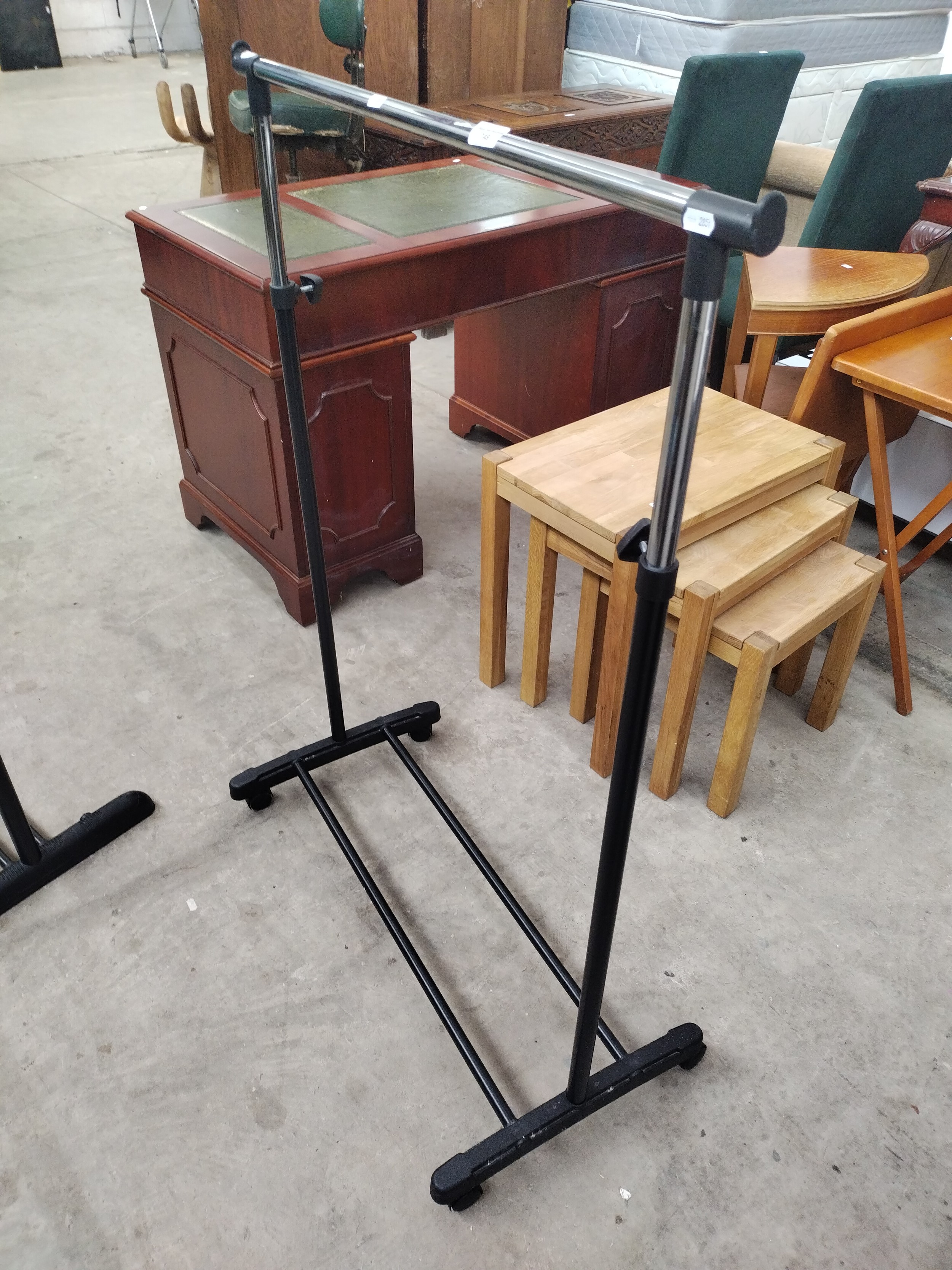 Clothes rail