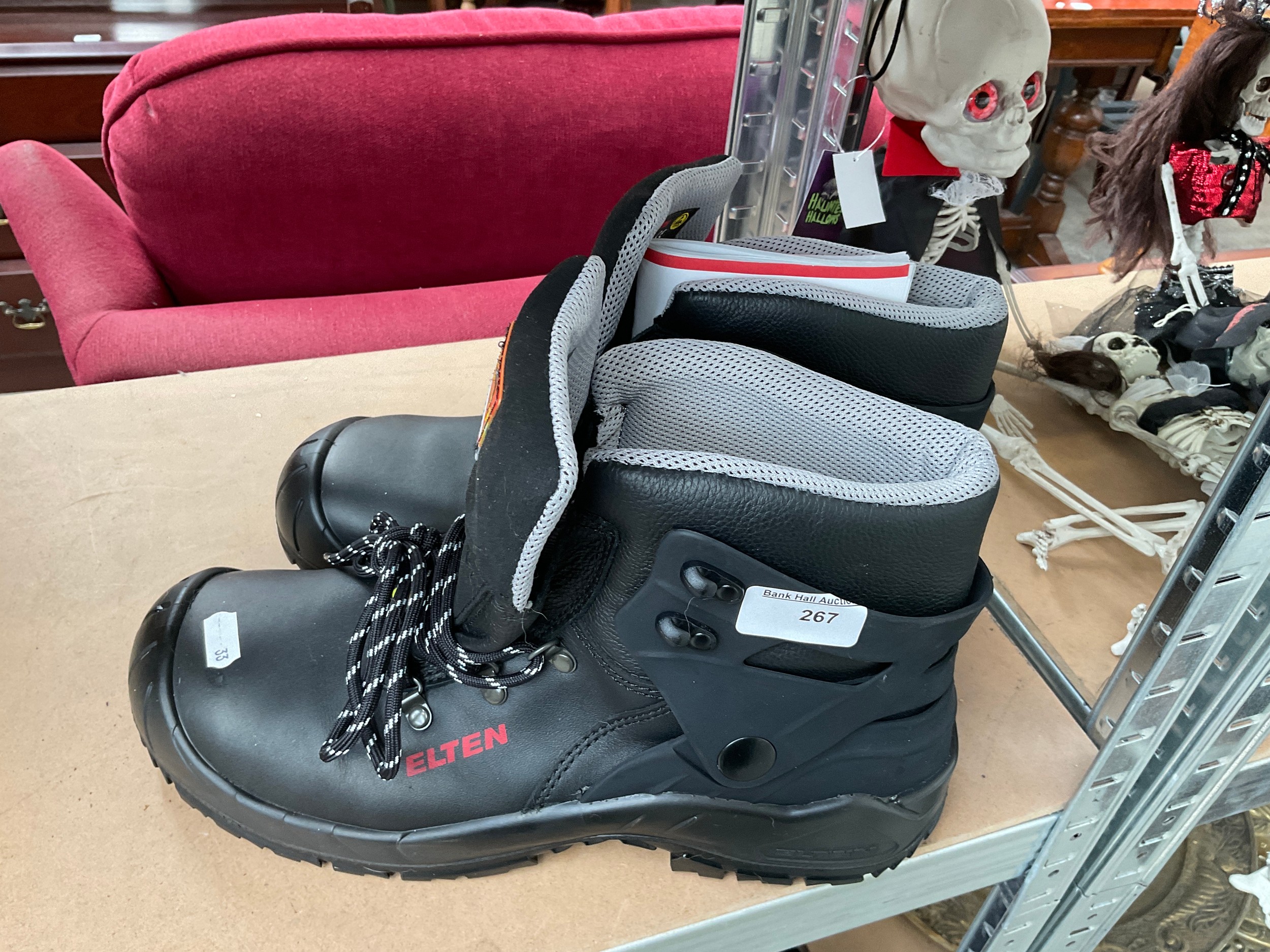 Lot 267