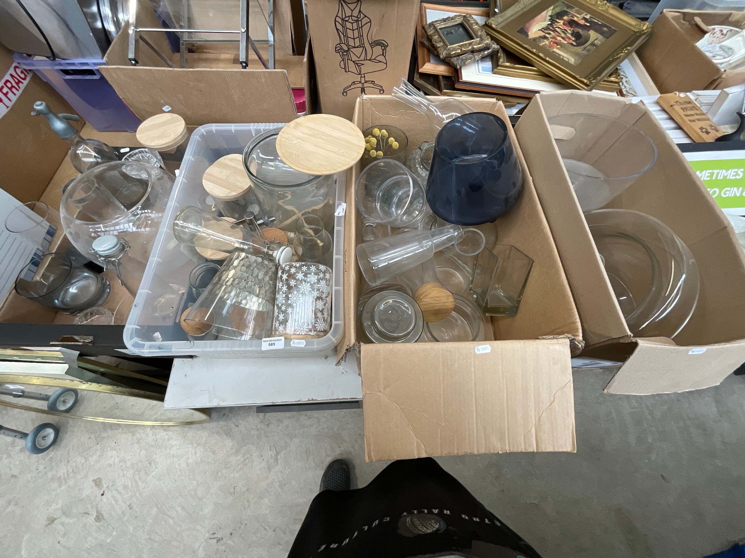 Lot 585