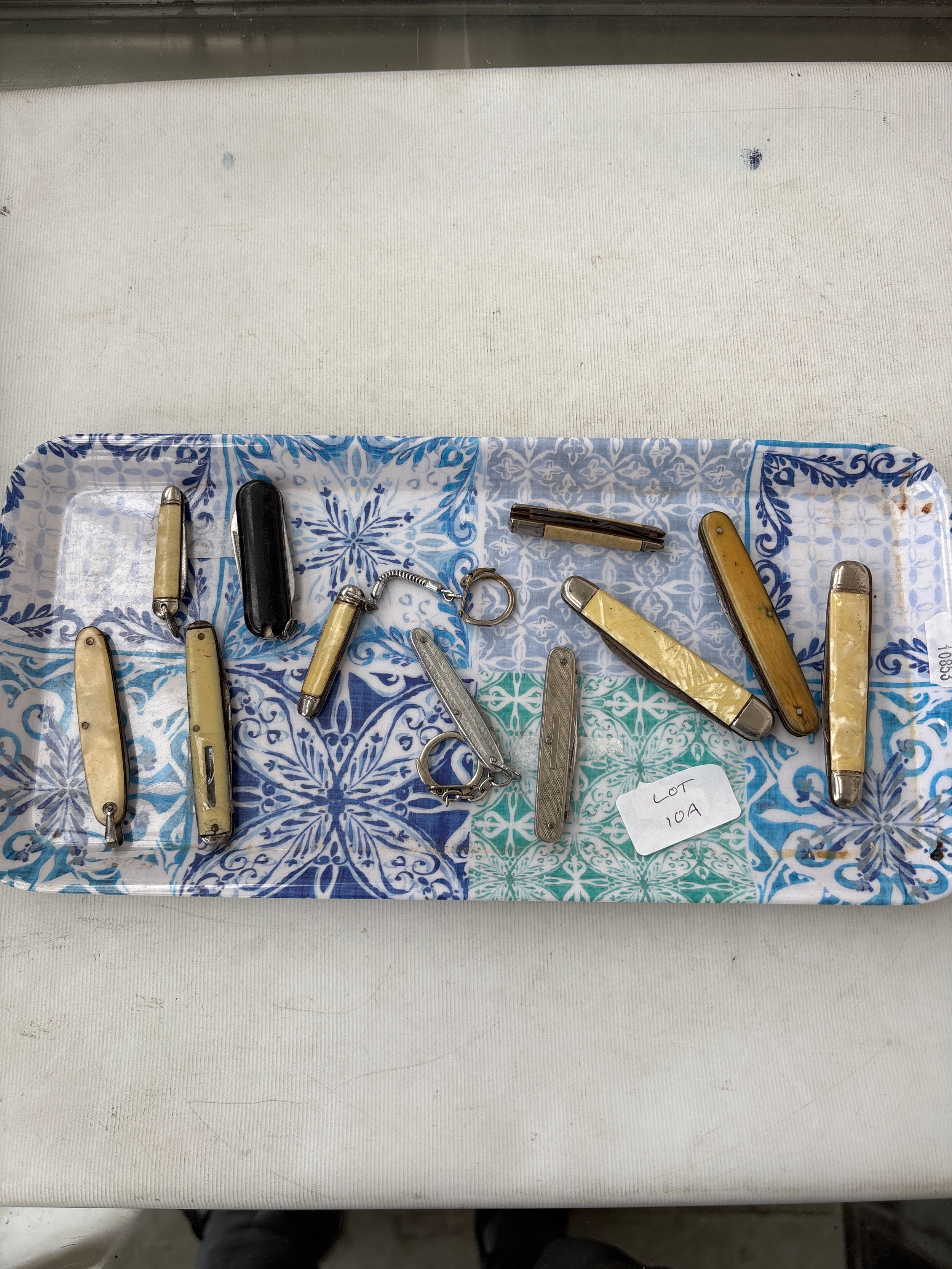 Tray of 10 pen knives some with mother of pearl
