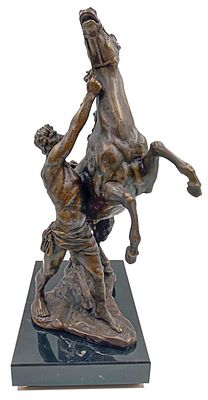 По мотивам скульптур П. К. Клодта. . 25Х15Х39 см, бронза, камень - долерит.