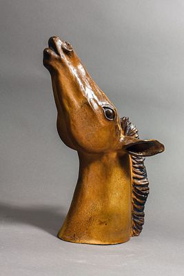 "Ола", Д. Ибрагимова, 2023 г. Керамика, высокий дровяной обжиг. 
27Х16Х14 см