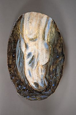 "Водопой", Д. Ибрагимова, 2025 г. Глина, роспись глазурями по керамическому пласту. 
48Х37