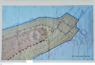 אותיות של אור : בעקבות ספר יצירה. הציעה בתהליך. מאת מיכה אולמן. 2013. צילומים צבעוניים. הצעה 