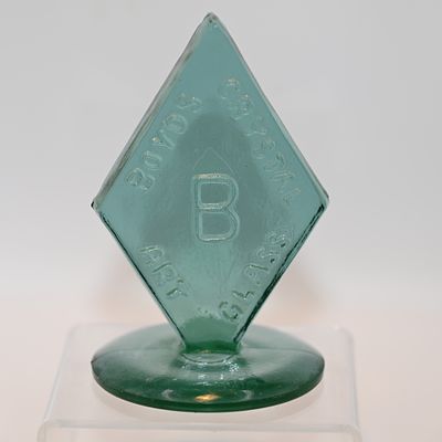 Boyd's Crystal Art Glass Standing Diamond Logo Store Display. A countertop or shelf point of 