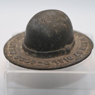 Chattanooga Hat Co Advertising Paperweight. A stylish hat with advertising around the brim for 