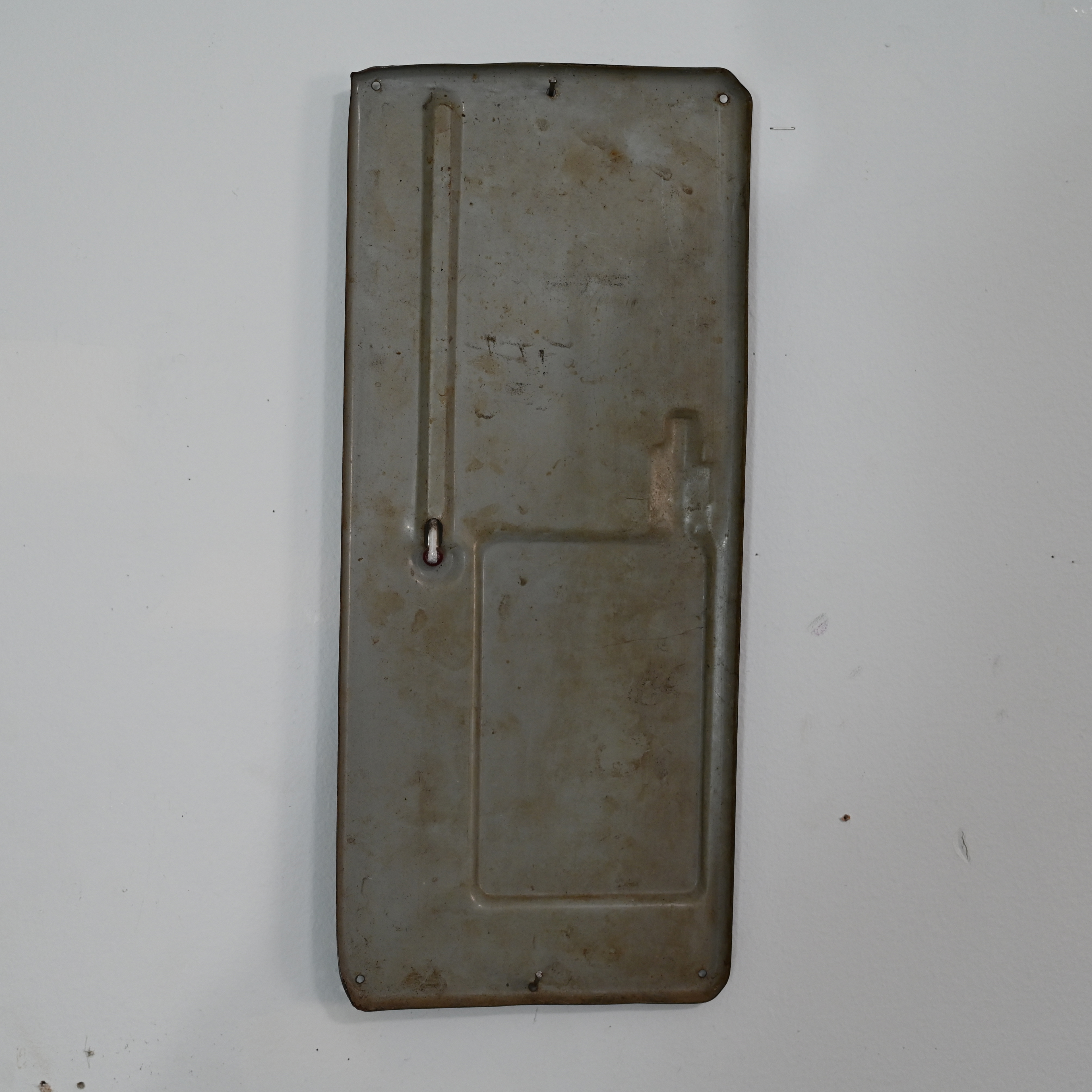 Winston Cigarettes Tin Thermometer - Working