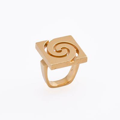 Trudel (Co.), Zurich, Swiss, est. 1967 - 2008Gold ring, 1972Of square signet design, stylized 