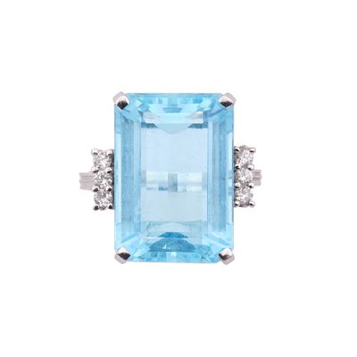 Aquamarine and diamond ringDecorated with a step-cut aquamarine measuring approximately 18 x 12 