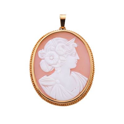 Shell cameo pendantDepicting a woman in profileStamped 750 for 18K goldDimensions approximately 