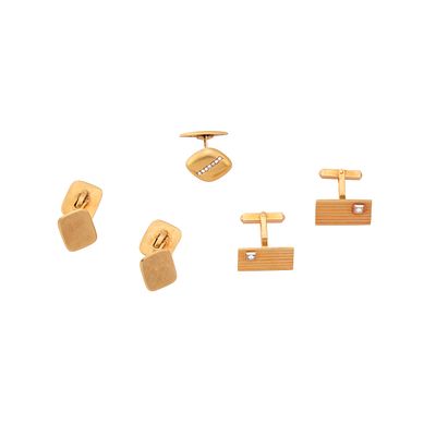 Group of gold cufflinksComprising- A pair of cufflinks designed as two textured gold 