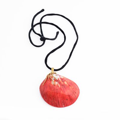 Shell and gold necklace, ItalyDesigned as a velvet cord necklace supporting a large shell 