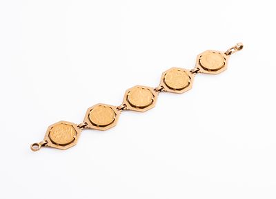 Gold coin braceletThe five octagonal link setting five Historic Sovereigns gold coins : three 