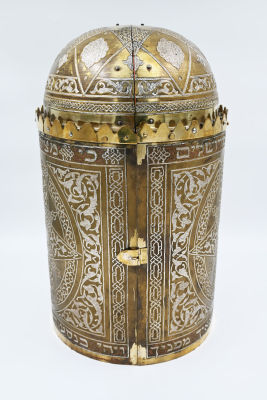 Rare! A box for a Torah book. Damascus work. Decorated with silver inlay work with the