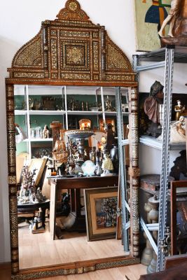 A luxurious and royal damask mirror. Dimensions: 120*243 cm. 
Oversized mirror, with a wooden 