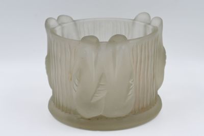 Crystal bowl, France, signed, circa 1930, decorated with three pairs of penguins, diameter: 
