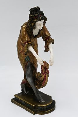 פסל ברונזה בשילוב גילוף 
ברונזה ארט נובו CJR Colinet 
פסל ברונזה בשילוב גילוף בדמות אישה. מרשים 