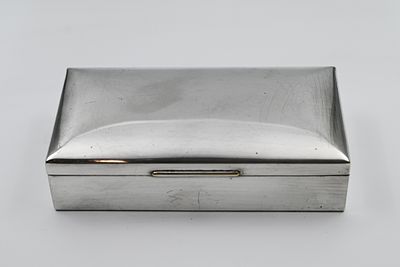 קופסא מצופה כסף לסיגרים אירופאית עתיקה מאה ה 19, מצב טוב מאוד, מידה: 4.5*9*17.5 ס'