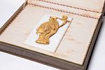A box made of leather with a gold relief of a pharaonic figure on a marble base. The dimensions Image - 14