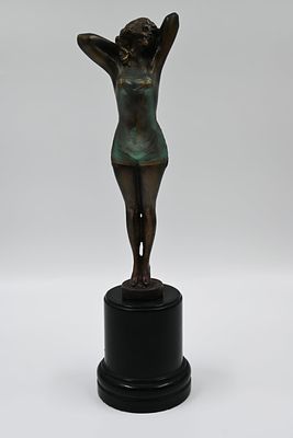 Bruno Zach (Austria, 1891-1935), marked: Zach, subject: female nude, bronze statue. 
Height: 