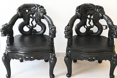 Amazing! Pair of Chinese chairs, late 19th century. 
Made of wood, carved in an exceptional 