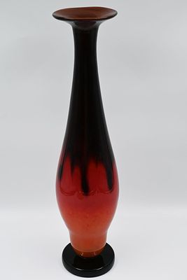 Charles Schneider . אגרטל זכוכית צרפתי ארט-דקו, 1930 בקירוב, משולב גווני שחור ואדום חתום 