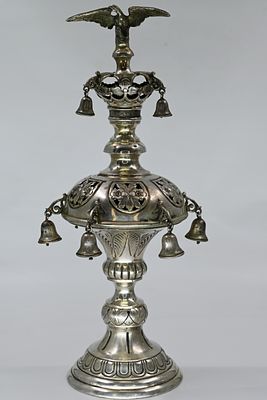 Large silver pomegranate for a Torah scroll – Vienna, late 19th century. Weight: 619 grams. 