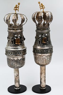 Torah scroll pomegranates, gilded silver. Signed Ansbach, Germany. Circa 1800. 
Dimensions: 
