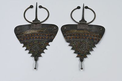 Large brooches – silver and enamel – tizanite, Morocco. Weight: 447 grams. 
Large brooches 