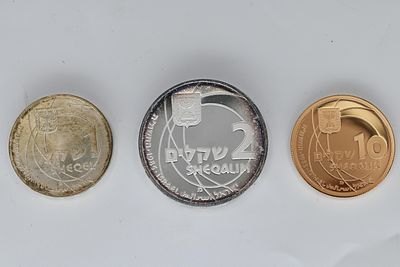 Complete coin series "Science Achievements in Israel", including 10 NIS gold (1/2 ounce) 