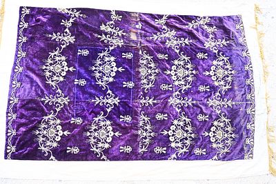 A veil / textile embroidered with gold threads around 1870 
Parocht / decorative textile for the 
