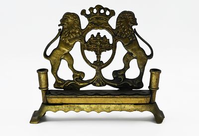 Polish bronze menorah with integrated Shabbat candlesticks, circa 1900. Decorated with the 