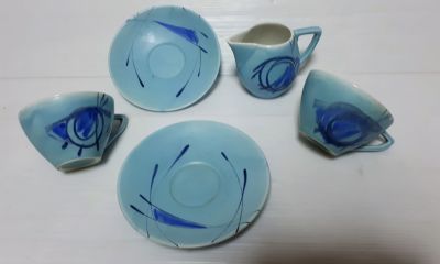 לוט 5 חלקים קרמיקה ישראלית תוצרת פלקרמיק, בצבע תכלת הכוללים: 2 צלוחיות (קוטר- 14 ס"מ) , 2 ספלים 