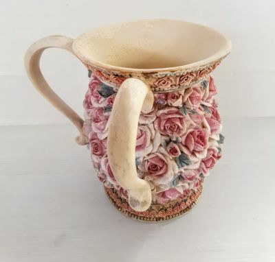 נטלה מדהים עשוי חרס תוצרת ישראל עבודת ורדים בכל הקפה 
צ'יפים מינורים