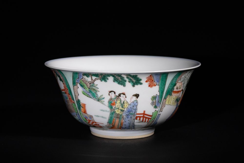 A Chinese Famille Verte 'Figural' Bowl, Kangxi Mark. A Chinese Famille Verte porcelain bowl. The 