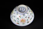 A Chinese Yongzheng Doucai Bowl, Yongzheng Mark. A Chinese Yongzheng Doucai bowl with a gently Image - 3
