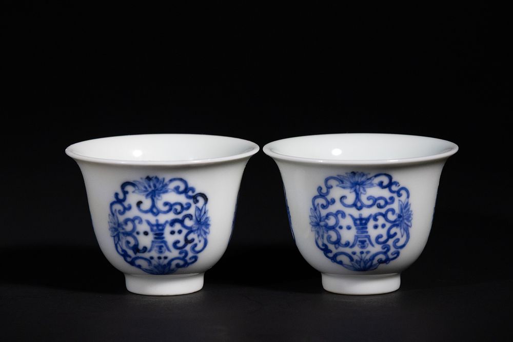 A Pair of Chinese Blue and White Porcelain 'Shou' Medallion Cups, Kangxi Mark. A pair of Chinese 