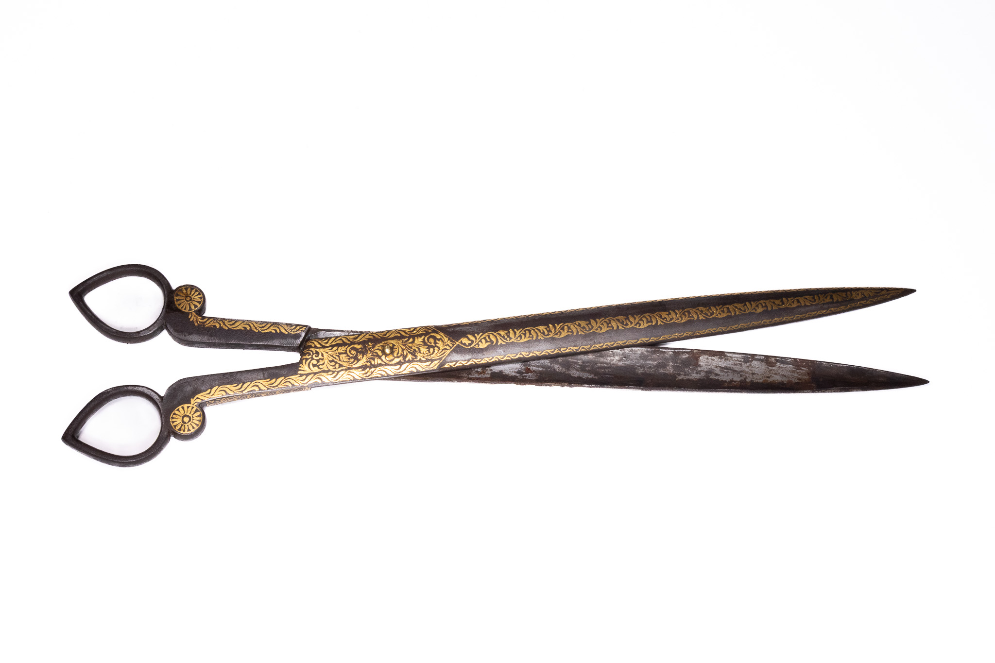 A PAIR OF INDO-PERSIAN GOLD DAMASCENED STEEL CALLIGRAPHY SCISSORS, 19TH CENTURY.