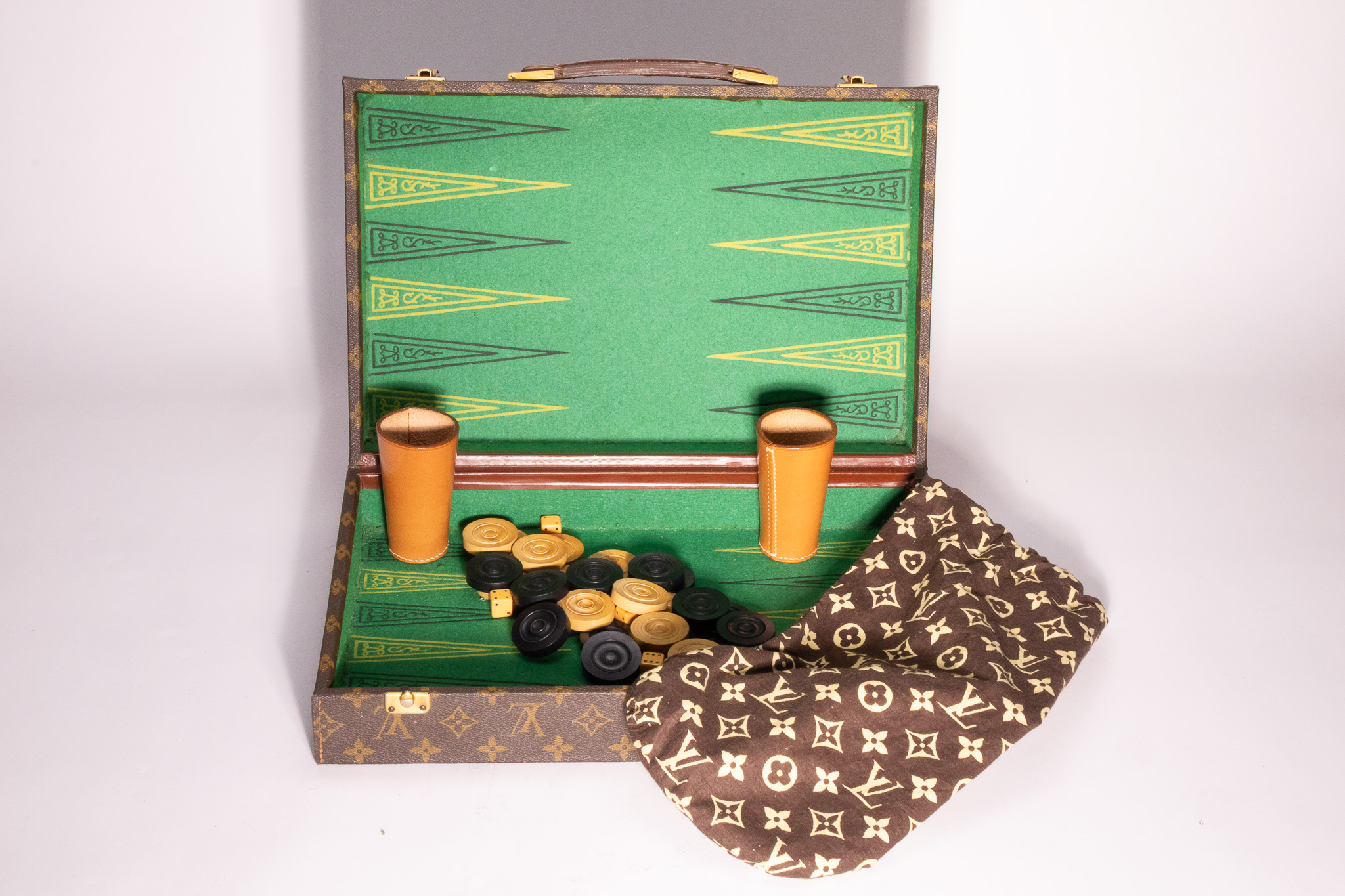 A COMPLETE 1970'S LOUIS VUITTON MONOGRAM BACKGAMMON ATTACHE SET