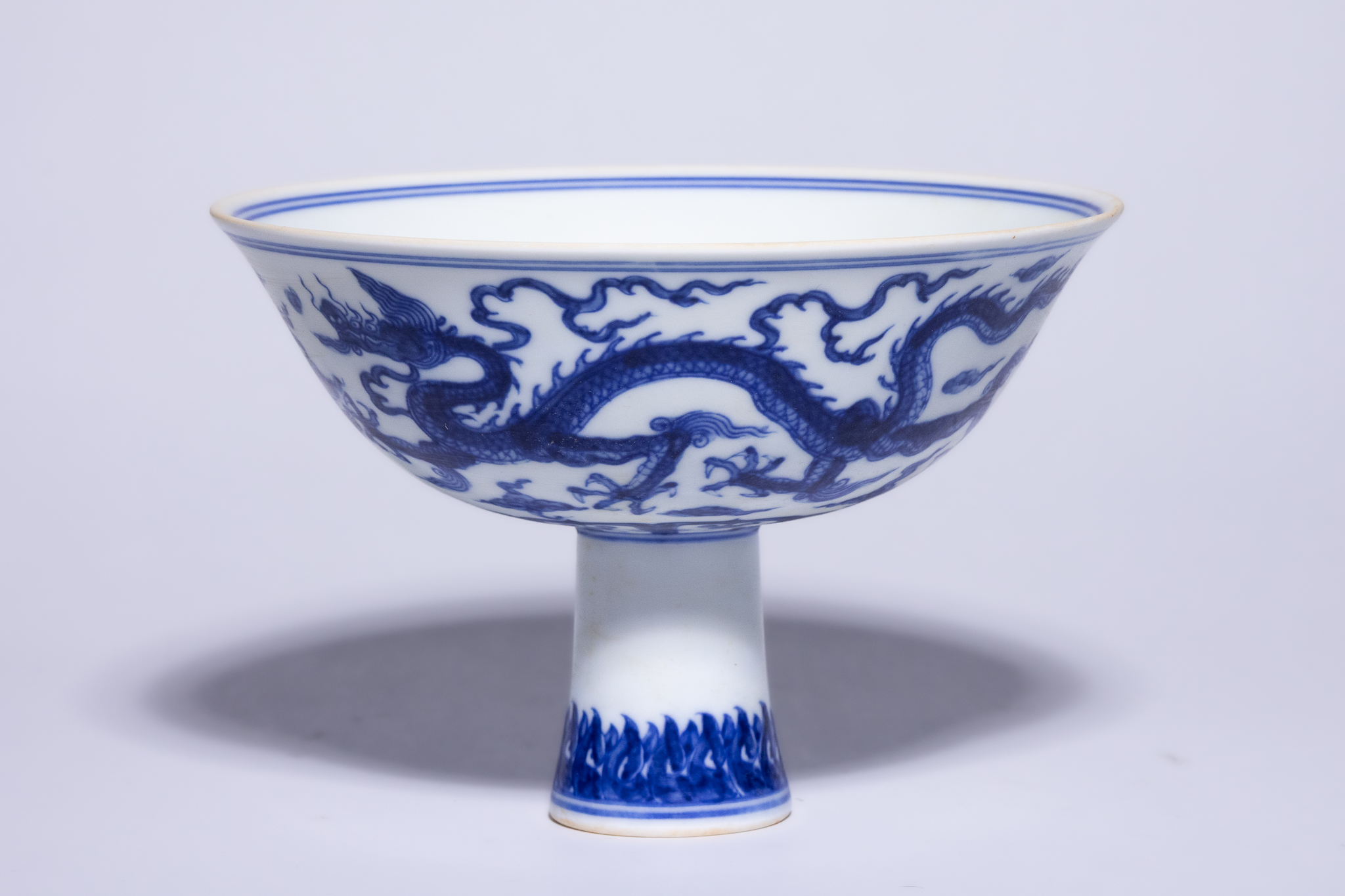 A CHINESE BLUE AND WHITE PORCELAIN DRAGON STEM CUP, CHENGHUA MARK.