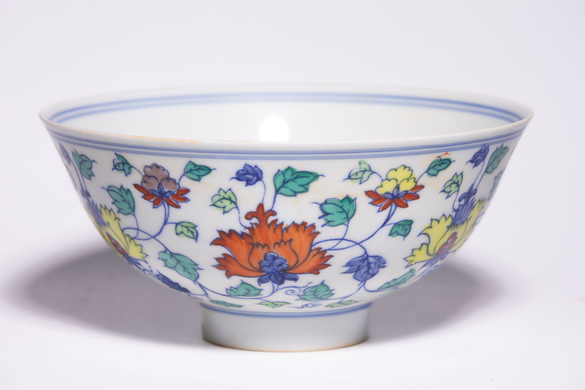 A CHINESE DOUCAI PORCELAIN LOTUS BOWL, CHENGHUA MARK.
