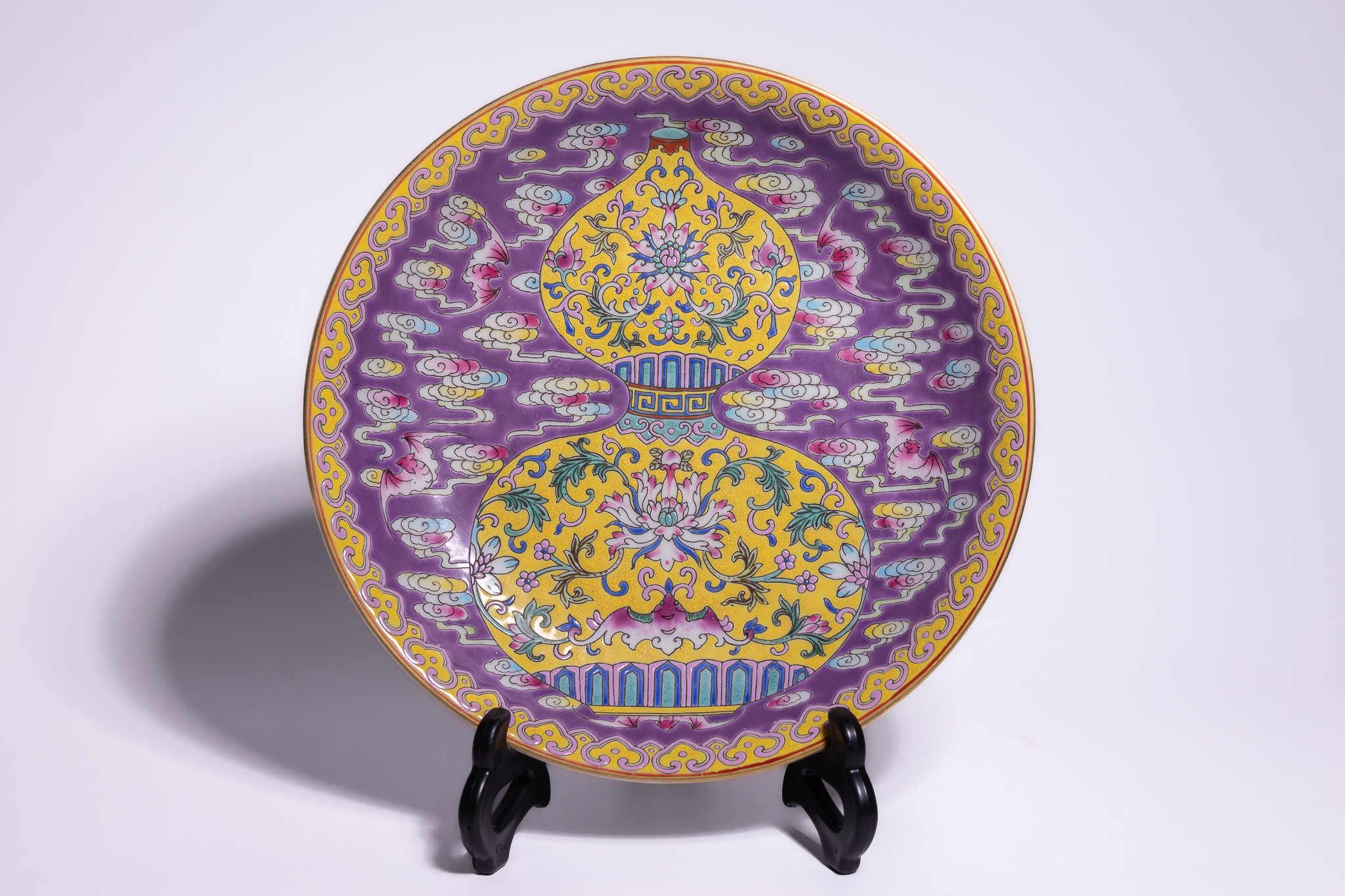 A CHINESE FAMILLE ROSE PORCELAIN DOUBLE GOURD DISH, QIANLONG MARK.