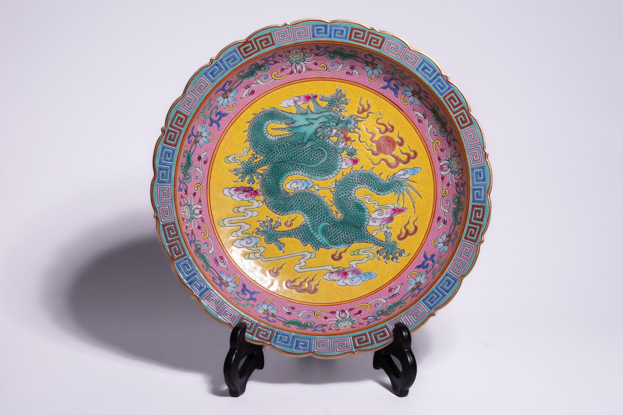 A CHINESE YELLOW-GROUND PORCELAIN LOBED DRAGON PLATE, YONGZHENG MARK.