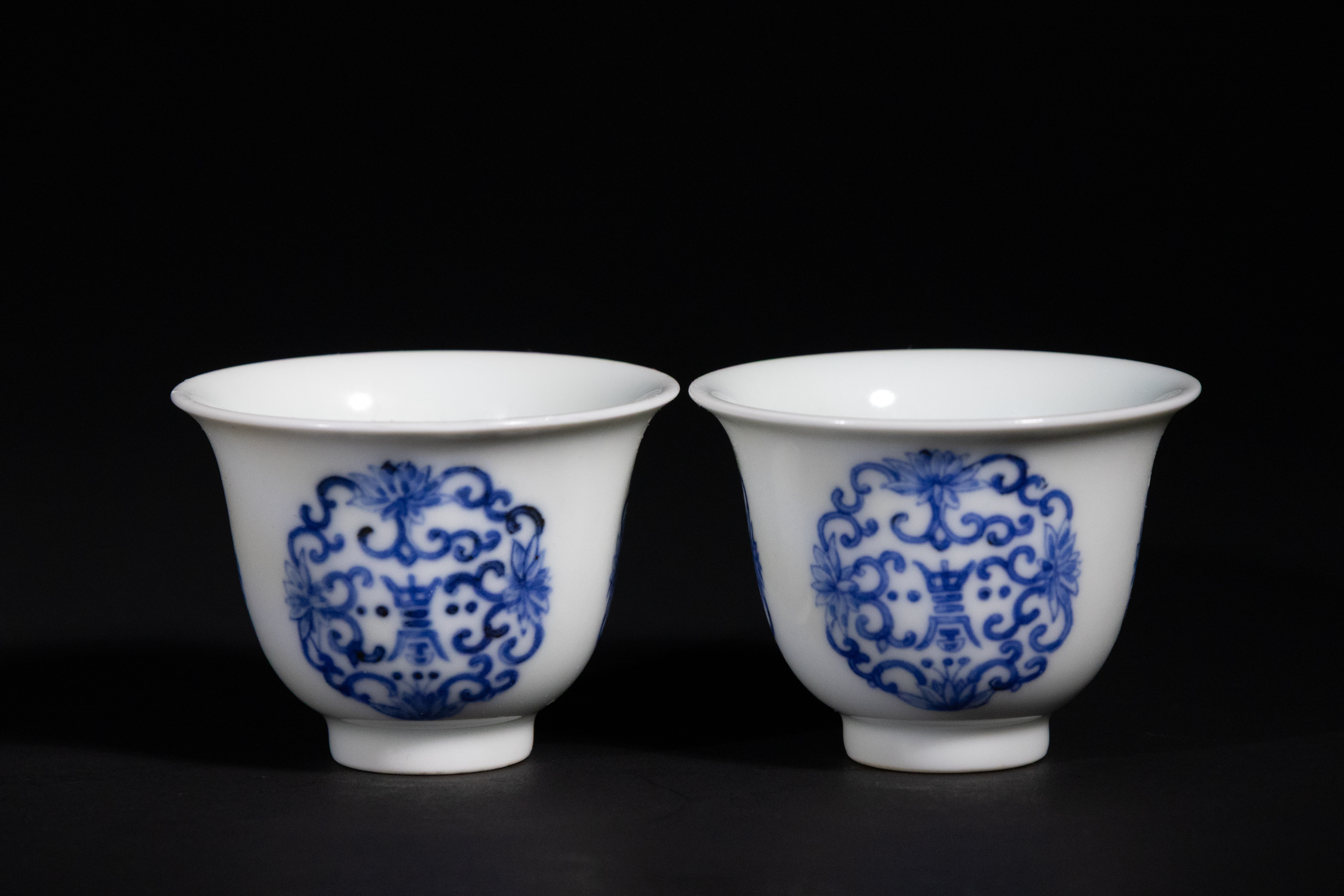 A Pair of Chinese Blue and White Porcelain 'Shou' Medallion Cups, Kangxi Mark